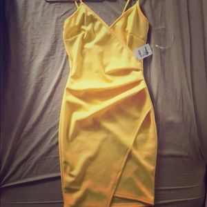 Yellow dress , perfect for a girls night out !